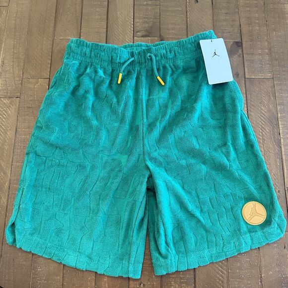 NWT Jordan Fuel Up Cool Down Terry Shorts Pine Green Sz Youth Large - Picture 1 of 6